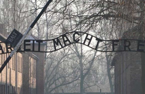 La chancelière allemande Angela Merkel se rend pour la première fois à Auschwitz