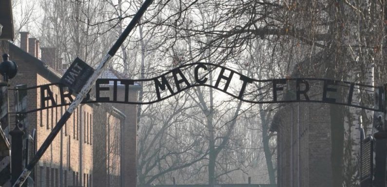 La chancelière allemande Angela Merkel se rend pour la première fois à Auschwitz