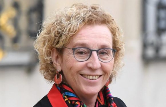 « Un salarié au smic touchera 15 euros de plus par mois en 2020 », annonce Muriel Pénicaud