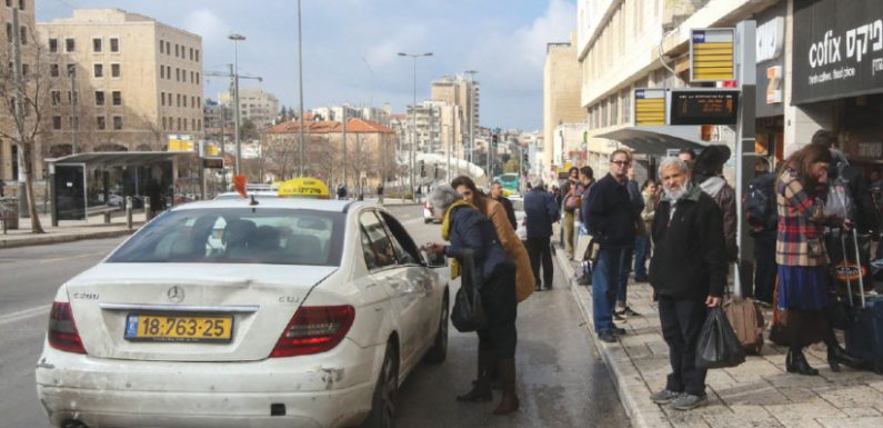 Israeli taxi driver finds $60,000 cash left in his cab and returns it