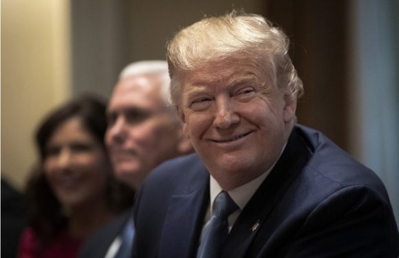 Donald Trump bat un record de popularité, à quelques jours de sa mise en accusation