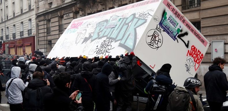 Des incidents éclatent à Pars lors de la mobilisation contre la réforme des retraites