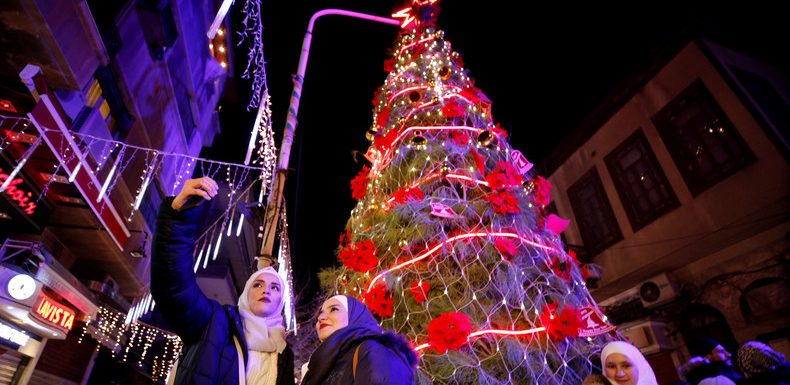 Syrie : le marché de Noël ouvre ses portes à Damas