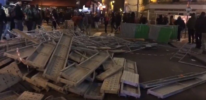 Plusieurs heurts à Paris lors de manifestations sauvages en marge de l’acte 56