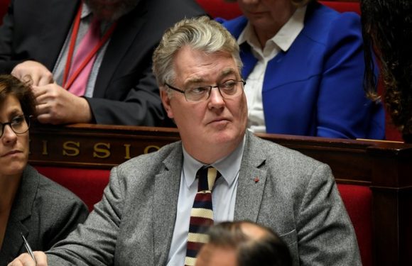 Retraites : Delevoye «étroitement lié au monde de l’assurance», un potentiel conflit d’intérêt ?