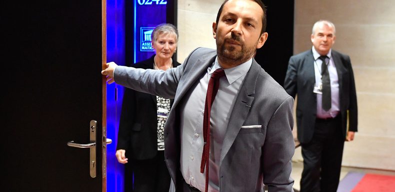 Nord : le RN aurait retiré son soutien à un communiste en raison d’une candidate voilée