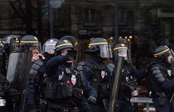Suppression des régimes spéciaux : des centaines de CRS se font porter pâles