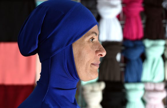 Nike dévoile son premier maillot de bain avec hijab intégré et se lance dans le marché du burkini