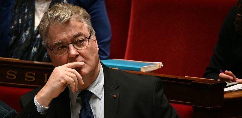 Dans la tourmente, Jean-Paul Delevoye dit avoir pensé à démissionner