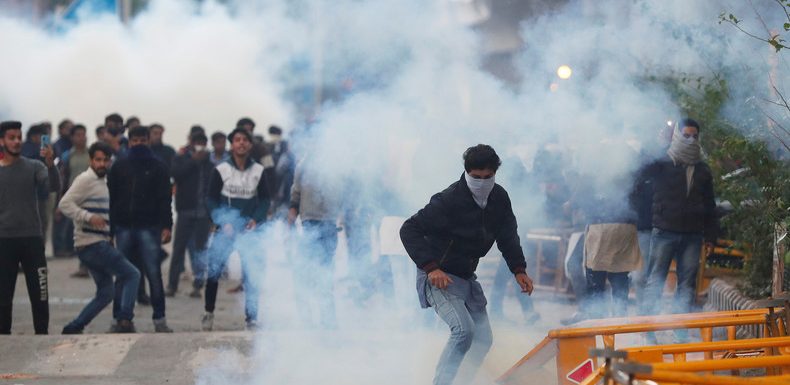 Des manifestations sur fond de tensions confessionnelles font six morts en Inde
