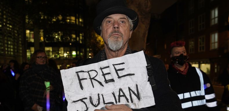 «Un Noël pour Julian Assange» : mobilisation à Paris pour le fondateur de WikiLeaks