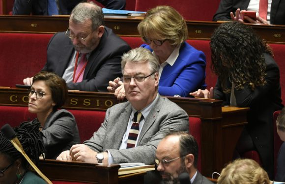 Démission de Delevoye : l&rsquo;opposition appelle à l&rsquo;abandon de la réforme, LREM la défend bec et ongles
