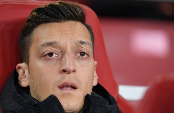 Tweet sur les Ouïghours : la Chine conseille à Mesut Ozil de visiter le Xinjiang