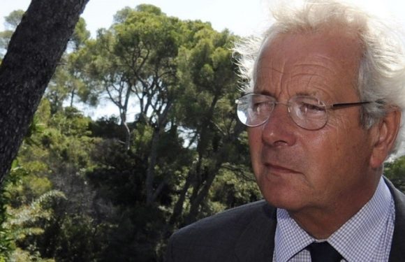 Travailler plus longtemps, «ça fait partie du jeu» ? Un sénateur repris de volée sur Twitter