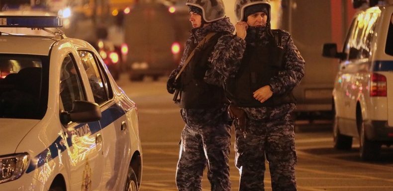 Que sait-on de l’auteur de la fusillade à Moscou ?
