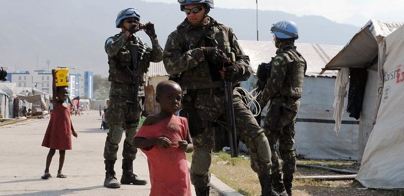 Haïti : après avoir violé les mères, des Casques bleus auraient abandonné «des centaines d’enfants»