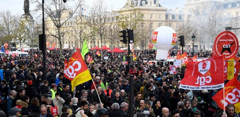 Bigard, Dhorasoo… un collectif de personnalités «appelle à soutenir financièrement les grévistes»