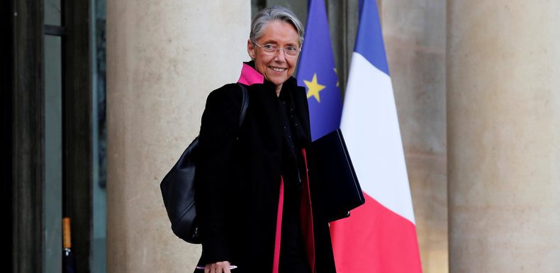 En pleine grève, la ministre Elisabeth Borne part en vacances de Noël au Maroc