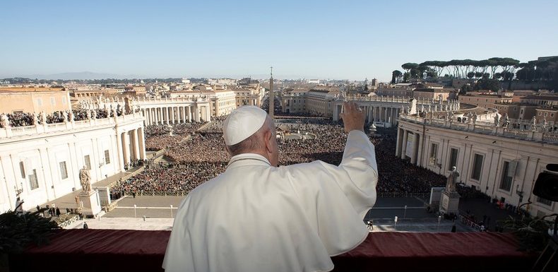 Dans sa bénédiction Urbi et Orbi, le pape François appelle à «garantir la sécurité» au Moyen-Orient