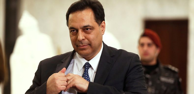 Liban : des manifestants se rassemblent devant le domicile du nouveau Premier ministre (IMAGES)