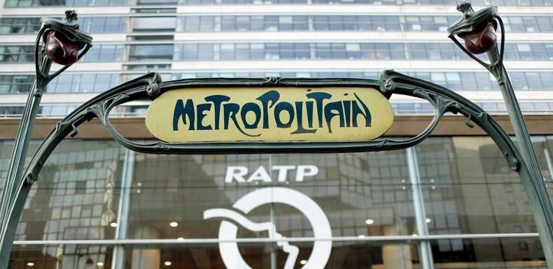 Une conductrice de métro conspuée et insultée par des grévistes, la RATP ouvre une enquête (VIDEO)