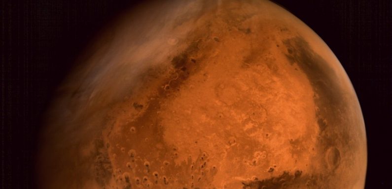 De l’eau glacée à quelques centimètres sous la surface de Mars