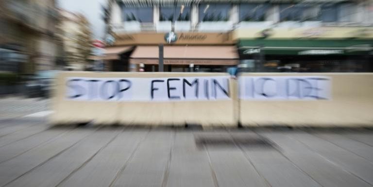 Violences conjugales : vers une adoption définitive du bracelet antirapprochement