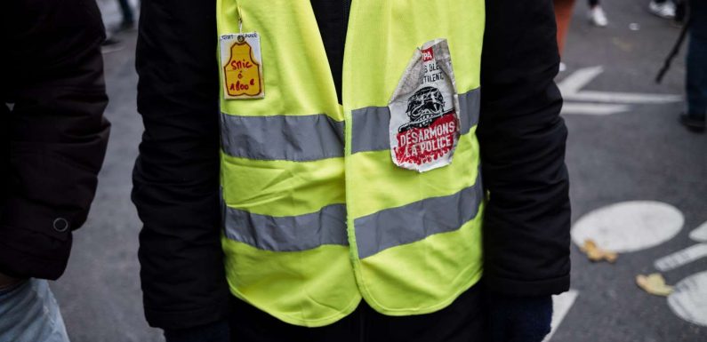 « Gilets jaunes » : un policier condamné à quatre mois de prison avec sursis pour deux gifles sur un manifestant