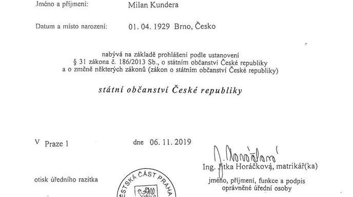 La République tchèque a rendu à Milan Kundera sa nationalité, quarante ans après