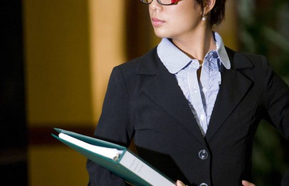 Japon : Des femmes se battent pour le droit de porter des lunettes au travail