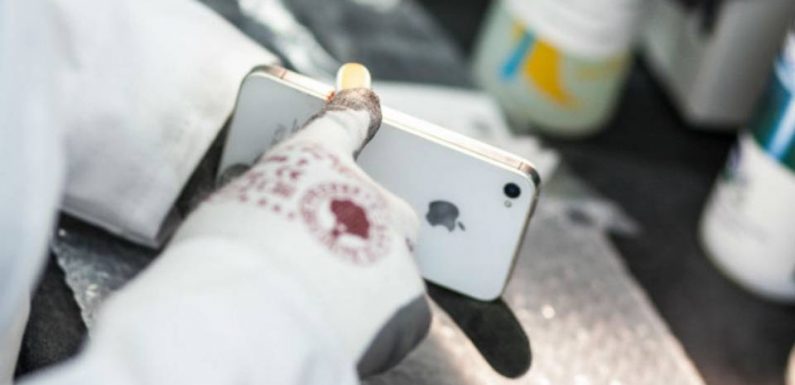 VIDEO. Offrir un smartphone reconditionné à Noël, bonne ou mauvaise idée?
