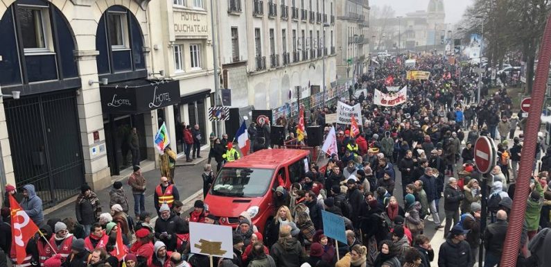 Les infos immanquables du jour : Forte mobilisation pour la grève, commando anti-trottinettes et fartage en or