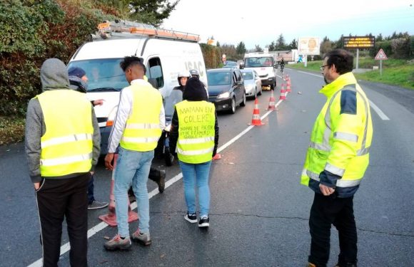 Nantes: Les « gilets jaunes » à l&rsquo;action près de l&rsquo;aéroport ce lundi matin