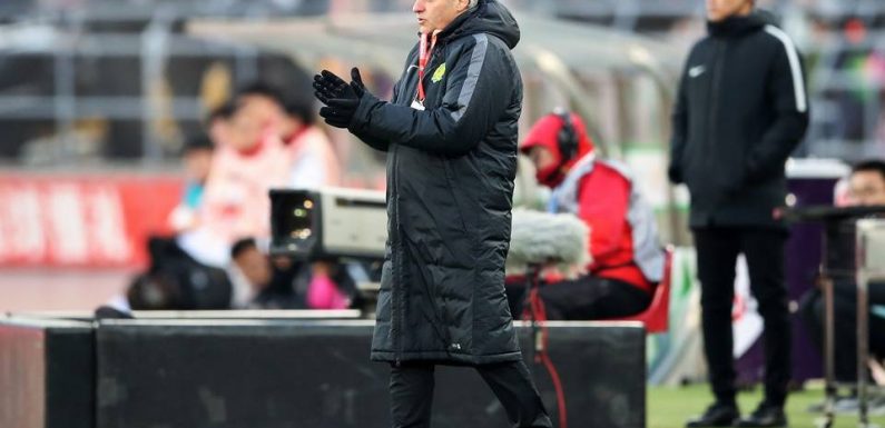 Bruno Genesio a la cote en Chine… Même sans titre de champion, l’ex-coach de l’OL prolonge d’un an au Beijing Guoan