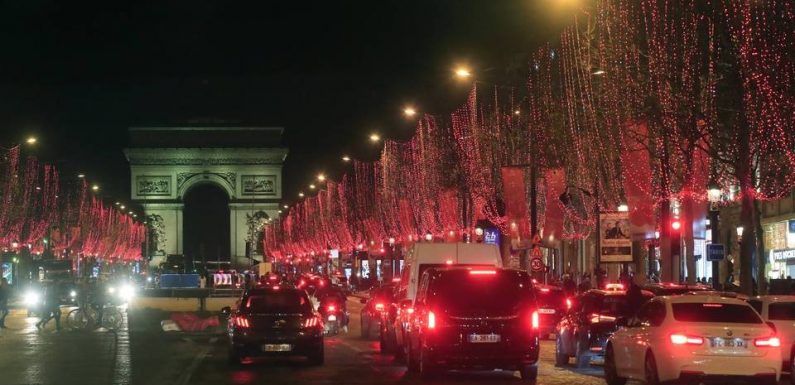 Les « gilets jaunes » interdits de manifester sur les Champs-Elysées pour le réveillon du Nouvel An