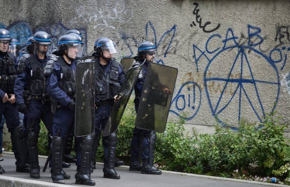 Un collectif d’ultra-gauche appelle à attaquer les forces de l’ordre