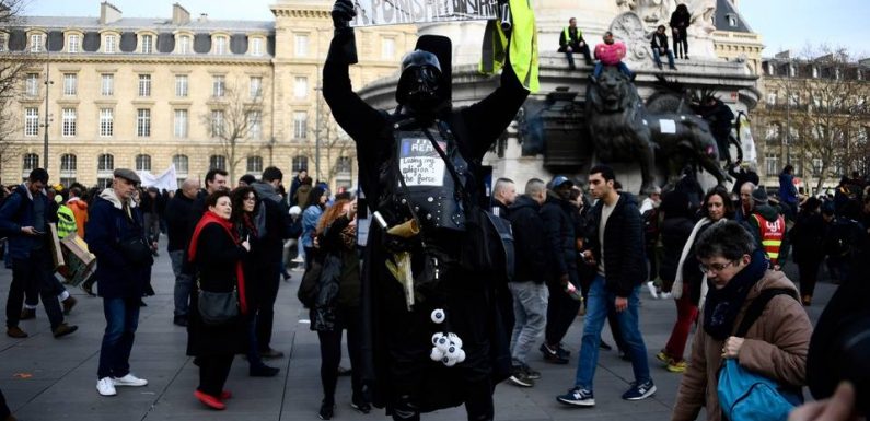 Grève du 17 décembre à Paris : « Nous sommes là pour montrer que la jeunesse est avec les travailleurs »