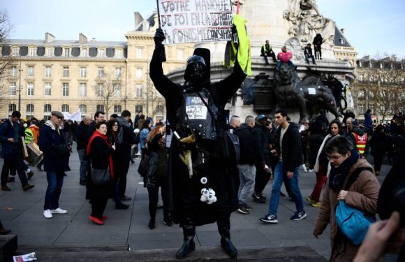 Grève du 17 décembre à Paris : « Nous sommes là pour montrer que la jeunesse est avec les travailleurs »