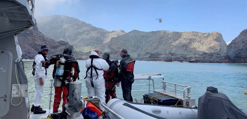 Eruption en Nouvelle-Zélande: Des plongeurs à la recherche des corps des victimes