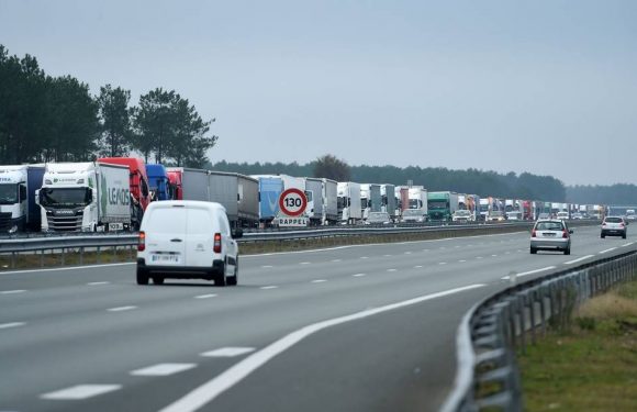 Grève du 7 décembre : Opérations escargot, barrages filtrants… Les routiers protestent contre la hausse du gazole