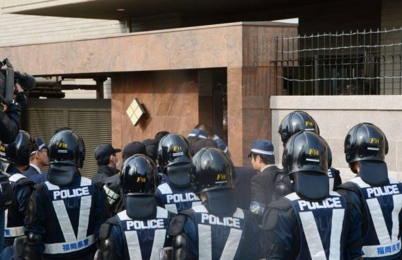 Japon : Des assassinats en plein jour et une population à protéger, la guerre des puissants gangs de yakuzas inquiète la police