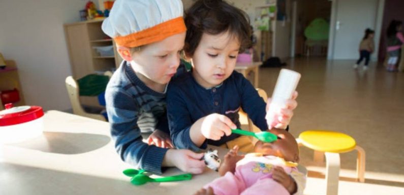 Les stéréotypes de genre reproduits dès la crèche, d’après des recherches