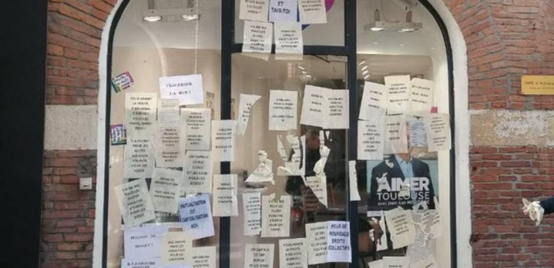 Municipales 2020 à Toulouse : Des associations tapissent la permanence du maire sortant pour dénoncer la baisse des subventions