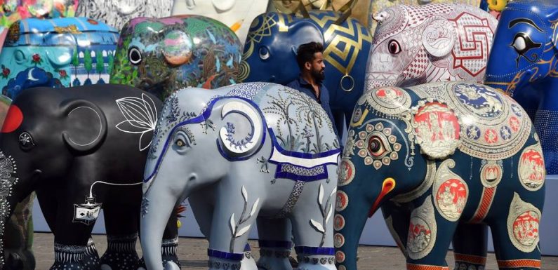 Nantes: Une parade de statues d&rsquo;éléphants sous les Nefs pendant les fêtes