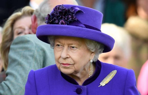 «Recrute pour contrat à temps plein»… La reine d’Angleterre recherche un community manager sur LinkedIn