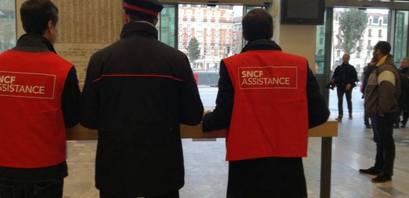 Grève du 5 décembre à Toulouse : Pour les gilets rouges de la SNCF, « le message est très facile » à la gare Matabiau