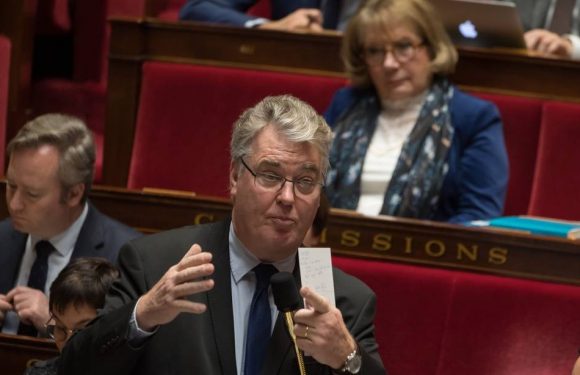 Réforme des retraites : Delevoye a « pensé » à démissionner après les révélations sur ses activités