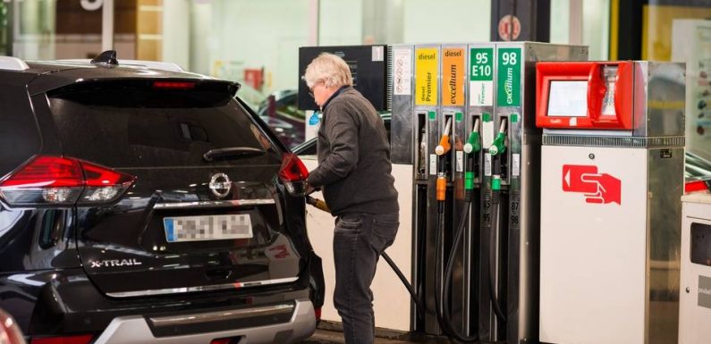 Carburants : « Il n’y a pas de risque de pénurie », insiste Castaner