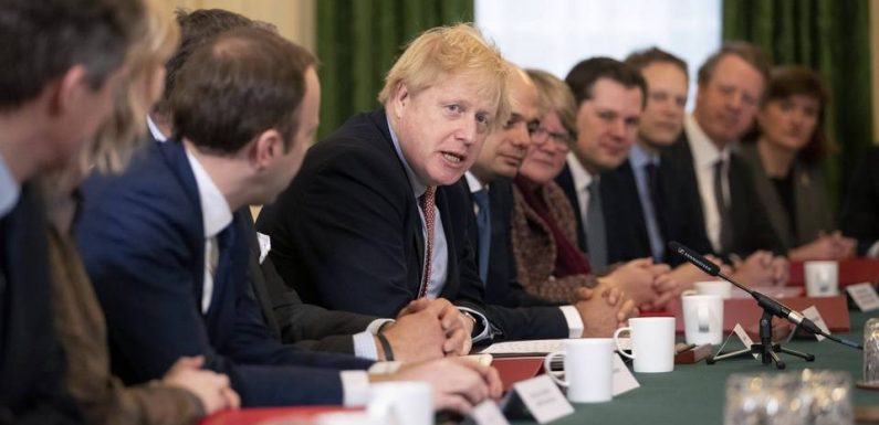 Brexit: A peine réélu, Boris Johnson met la pression sur Bruxelles