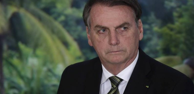 Brésil : Le président Bolsonaro hospitalisé après un accident domestique
